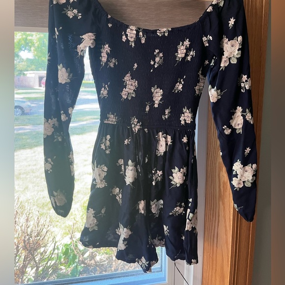 Hollister floral romper - Picture 4 of 4